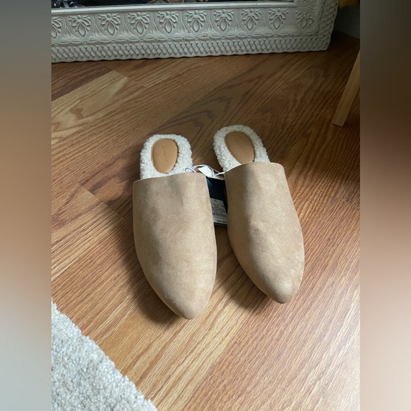 NWT Universal Thread Tan Zari Mule Slip Ons - Picture 2 of 6